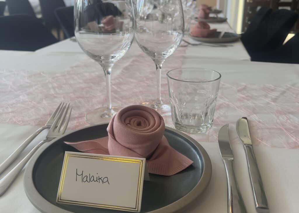 Serviet foldet som en rose - restaurant rebelsk i randers